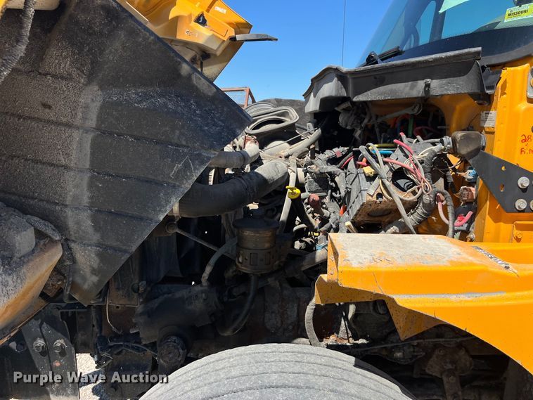 image for item EK8597 2006 International  7400 dump truck