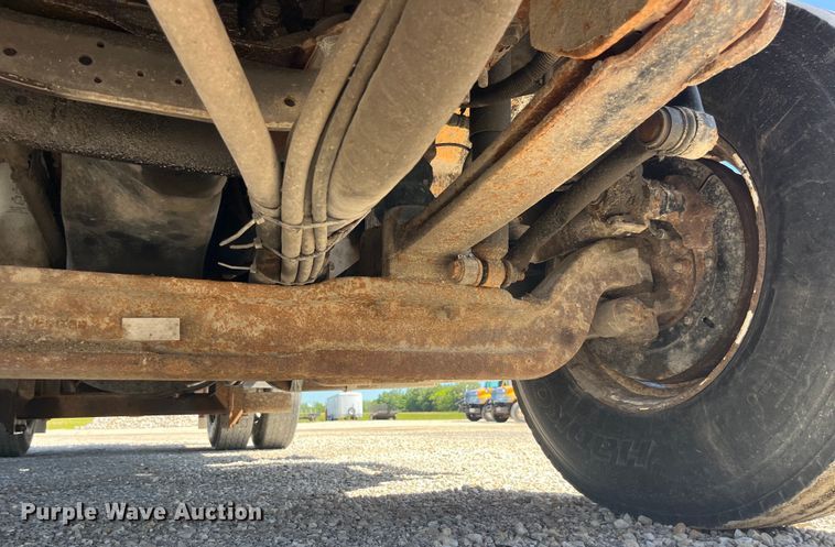 image for item EK8597 2006 International  7400 dump truck