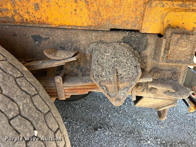 image for item EK8597 2006 International  7400 dump truck