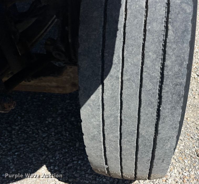 image for item EK8597 2006 International  7400 dump truck