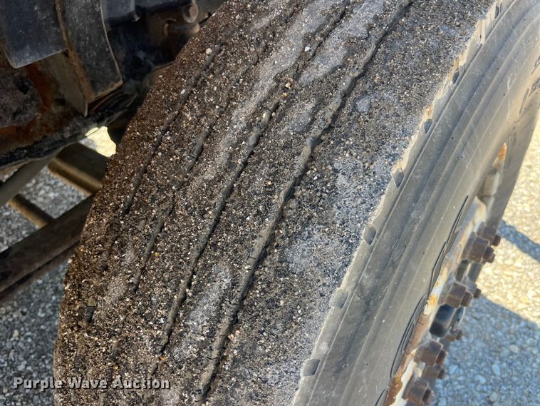 image for item EK8597 2006 International  7400 dump truck