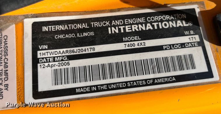 image for item EK8597 2006 International  7400 dump truck