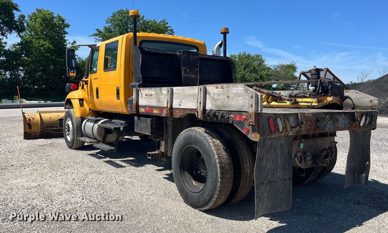 image for item EK8598 2005 International  7400 dump flatbed truck