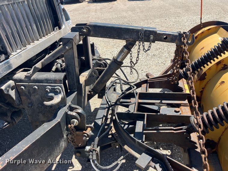 image for item EK8598 2005 International  7400 dump flatbed truck