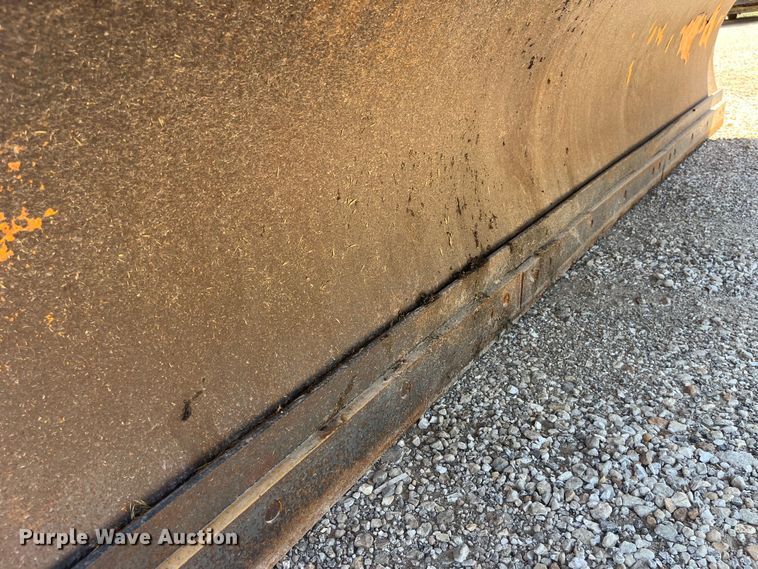 image for item EK8598 2005 International  7400 dump flatbed truck