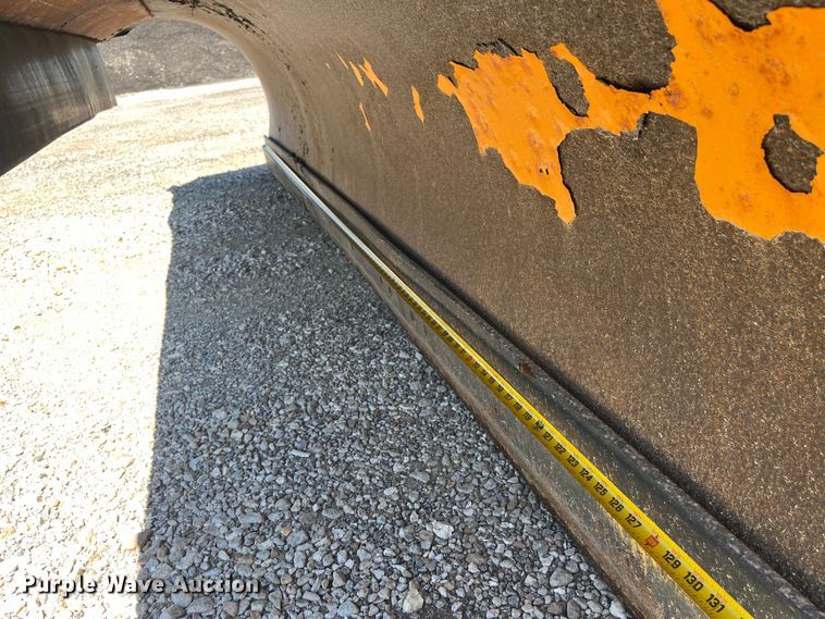 image for item EK8598 2005 International  7400 dump flatbed truck