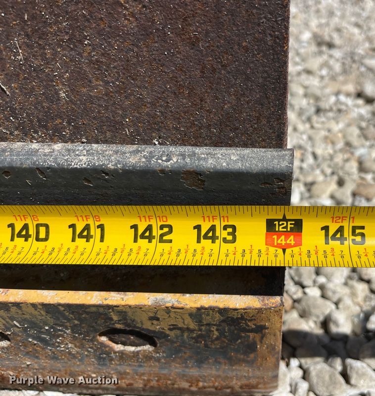 image for item EK8598 2005 International  7400 dump flatbed truck