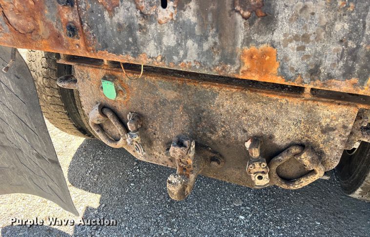 image for item EK8598 2005 International  7400 dump flatbed truck