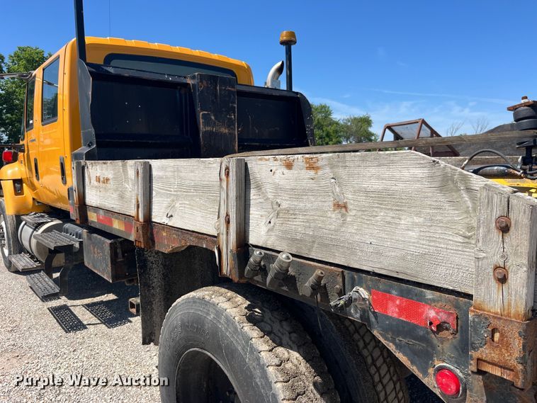 image for item EK8598 2005 International  7400 dump flatbed truck