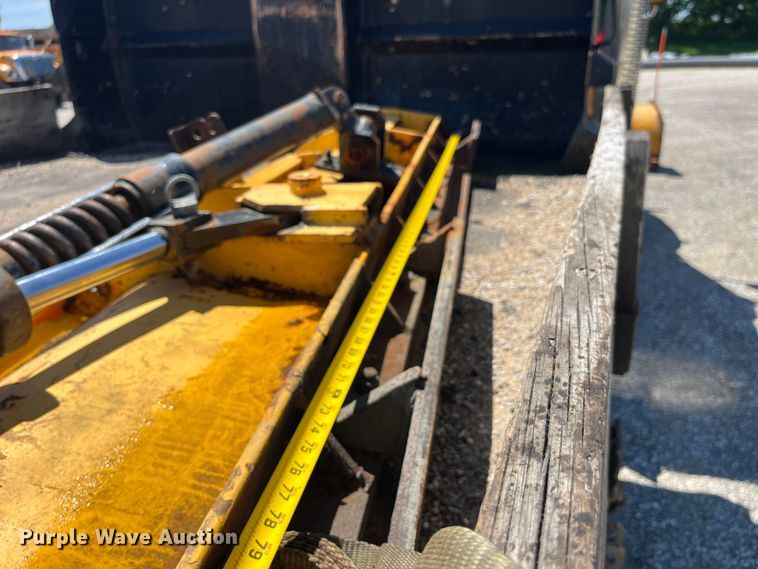 image for item EK8598 2005 International  7400 dump flatbed truck