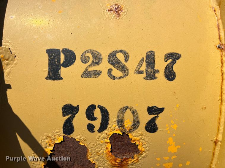 image for item EK8598 2005 International  7400 dump flatbed truck