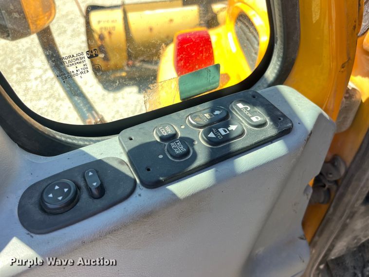 image for item EK8598 2005 International  7400 dump flatbed truck