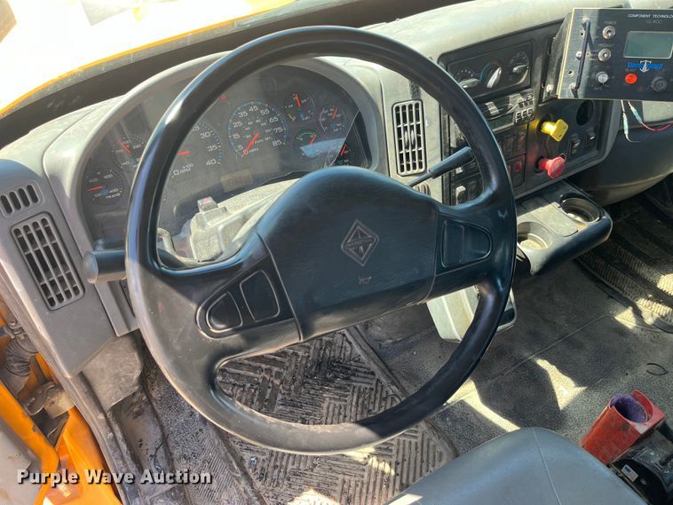 image for item EK8598 2005 International  7400 dump flatbed truck