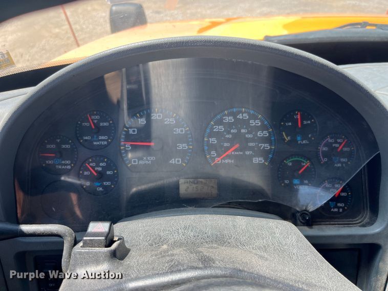 image for item EK8598 2005 International  7400 dump flatbed truck