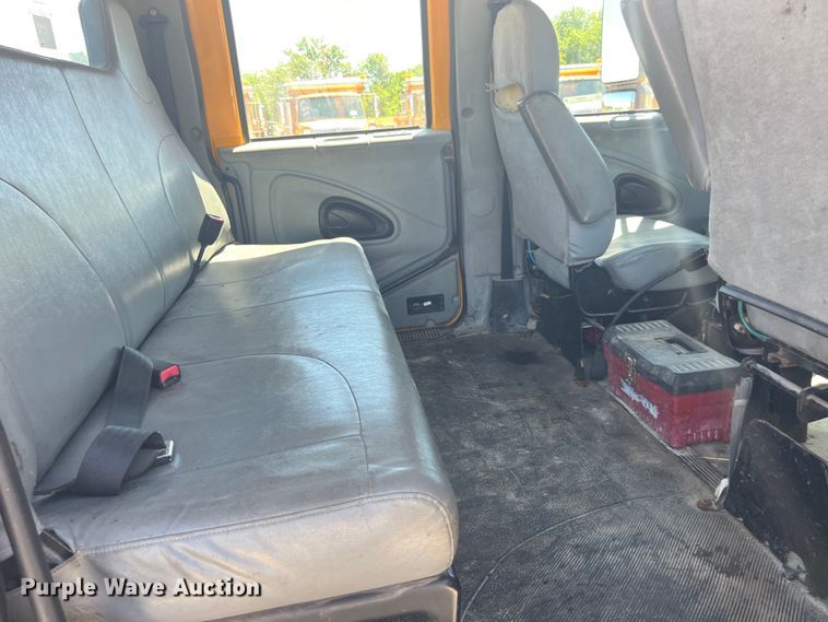 image for item EK8598 2005 International  7400 dump flatbed truck