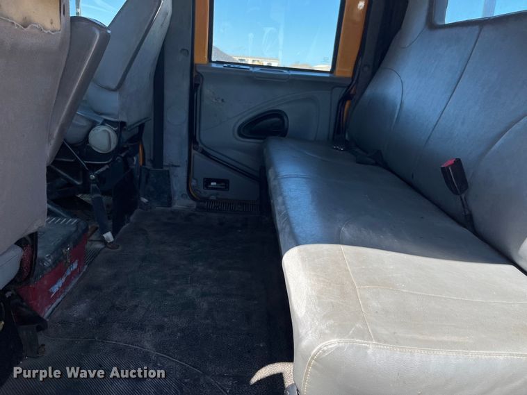 image for item EK8598 2005 International  7400 dump flatbed truck