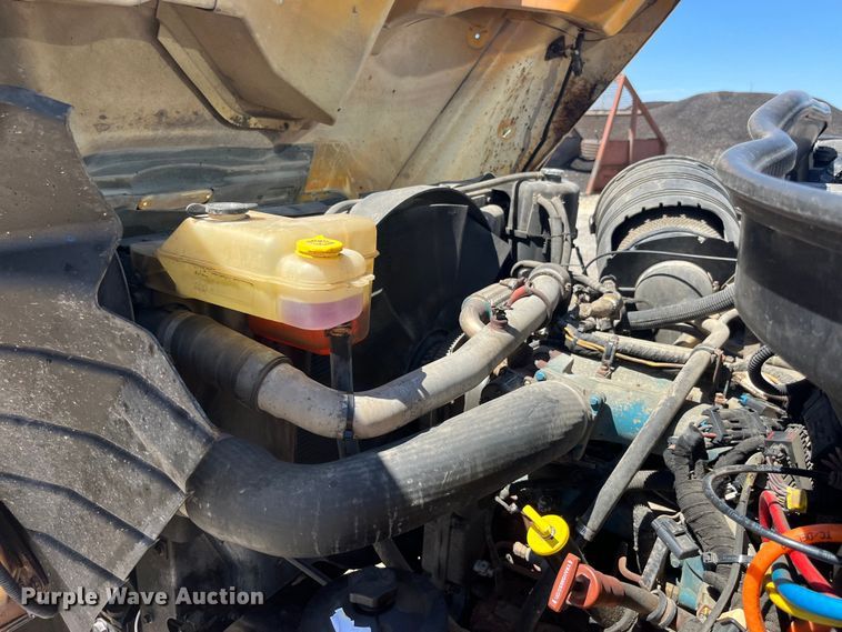 image for item EK8598 2005 International  7400 dump flatbed truck