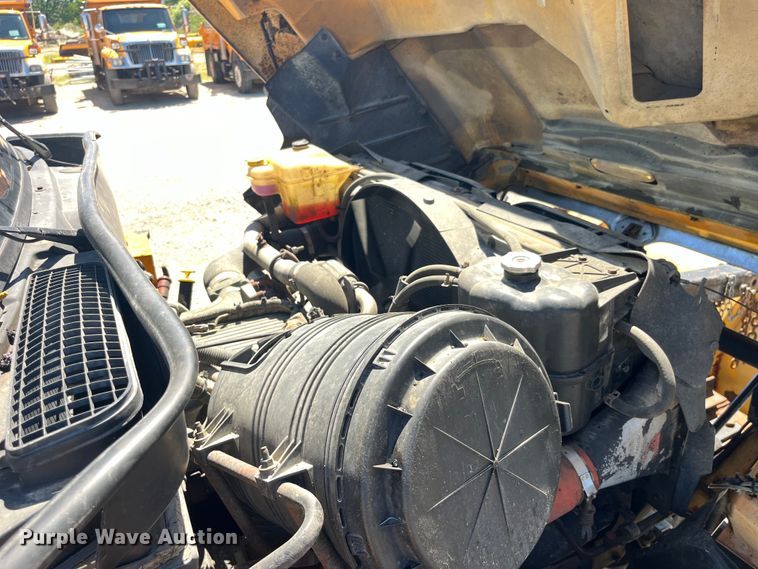 image for item EK8598 2005 International  7400 dump flatbed truck