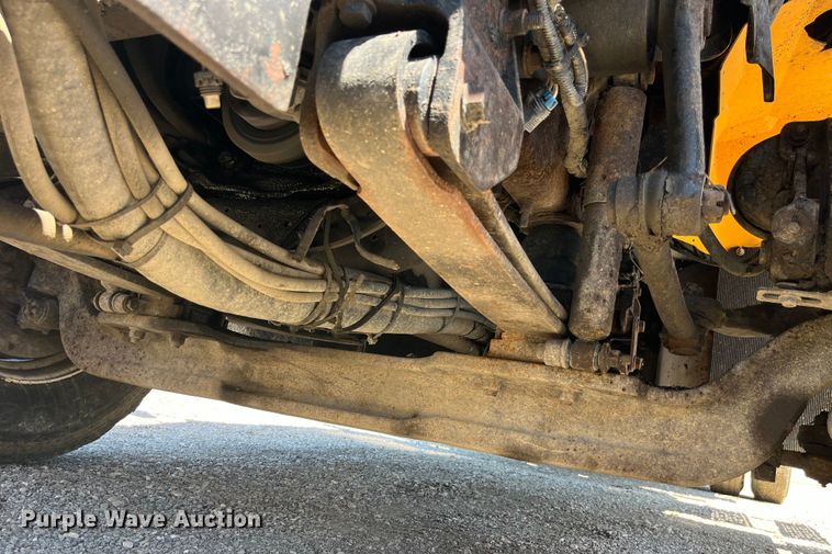 image for item EK8598 2005 International  7400 dump flatbed truck