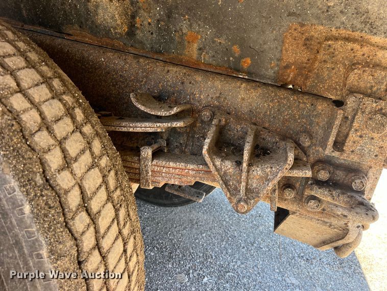 image for item EK8598 2005 International  7400 dump flatbed truck