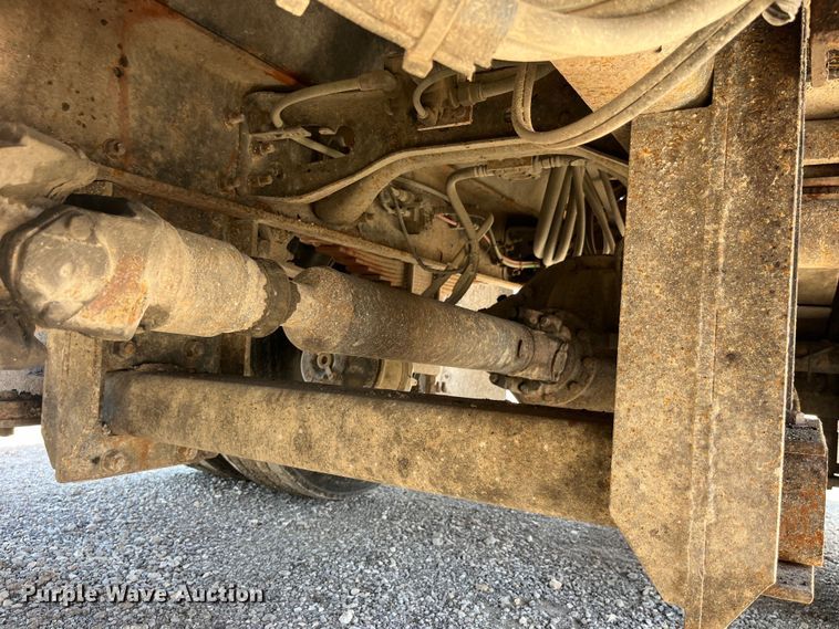 image for item EK8598 2005 International  7400 dump flatbed truck