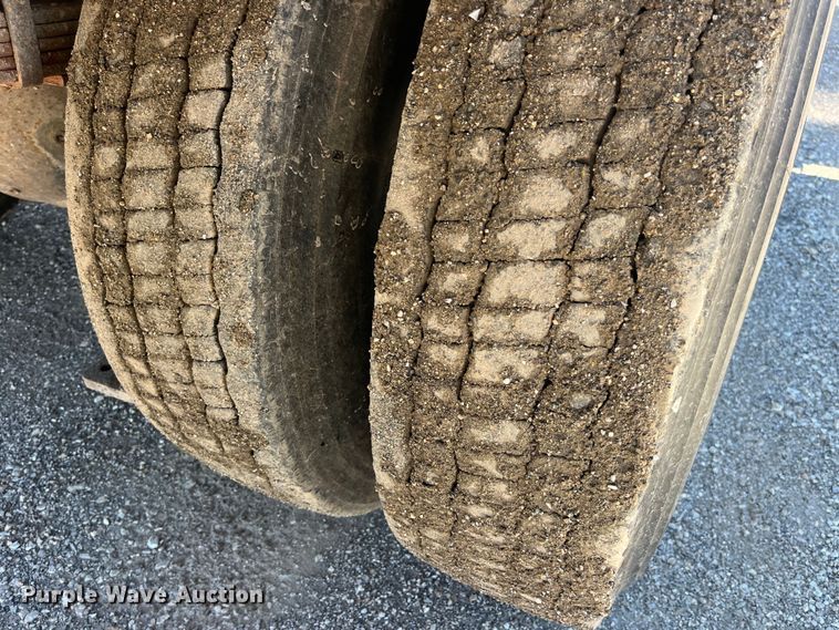 image for item EK8598 2005 International  7400 dump flatbed truck