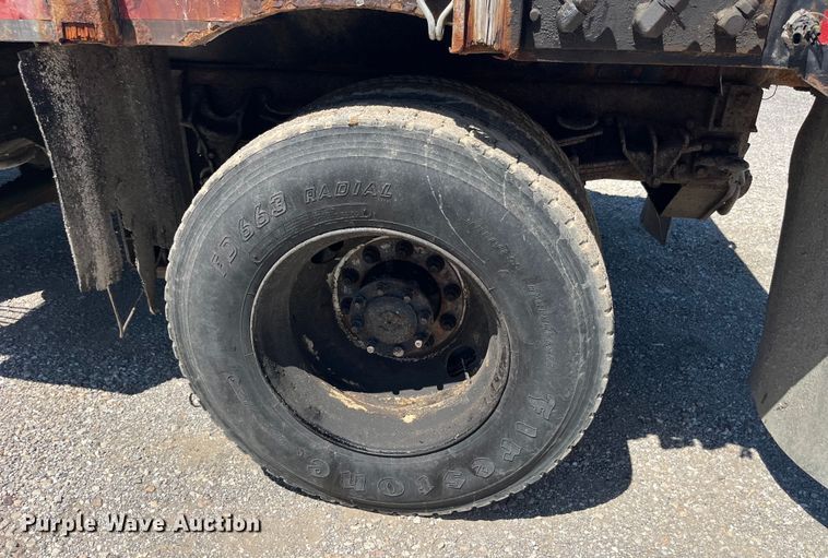 image for item EK8598 2005 International  7400 dump flatbed truck