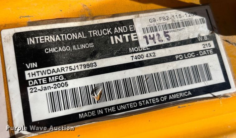 image for item EK8598 2005 International  7400 dump flatbed truck