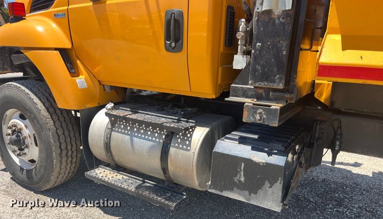 image for item EK8599 2011 International  7500 dump truck