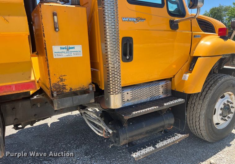 image for item EK8599 2011 International  7500 dump truck