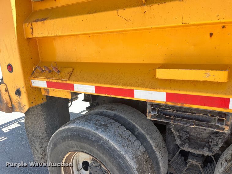 image for item EK8599 2011 International  7500 dump truck