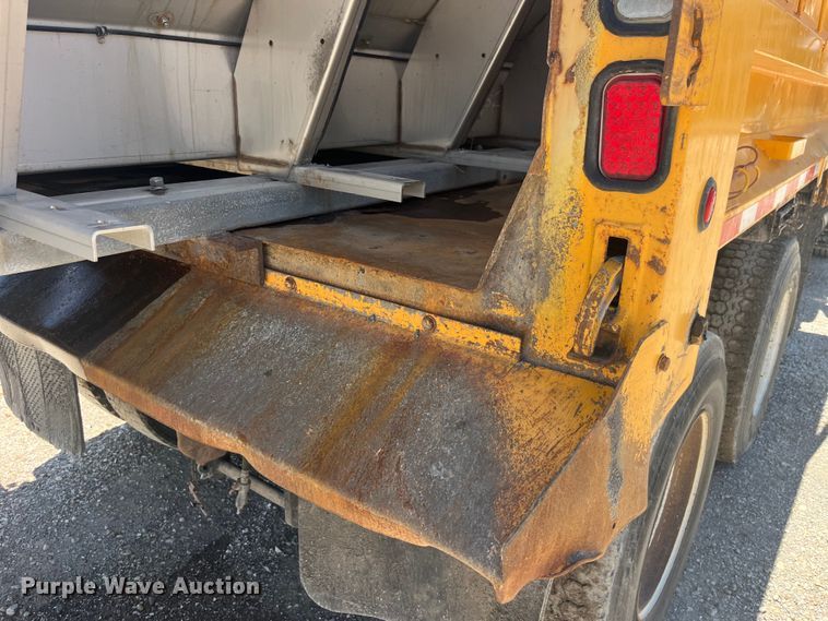 image for item EK8599 2011 International  7500 dump truck