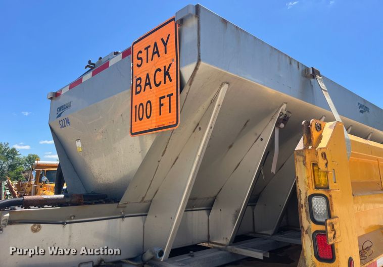 image for item EK8599 2011 International  7500 dump truck