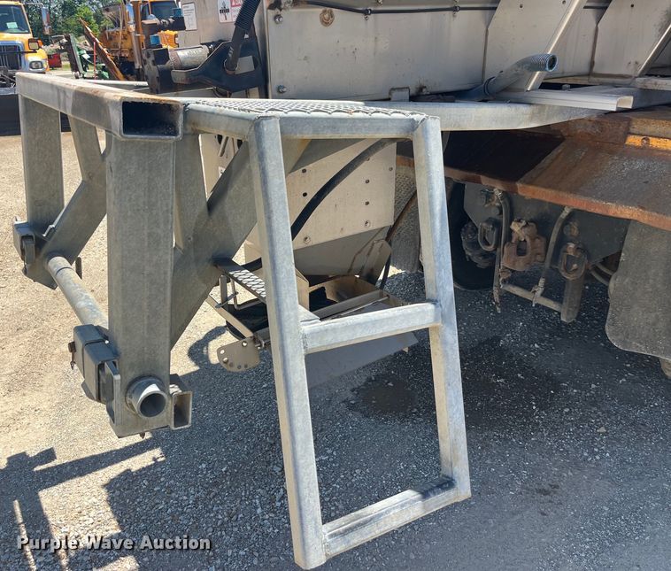 image for item EK8599 2011 International  7500 dump truck