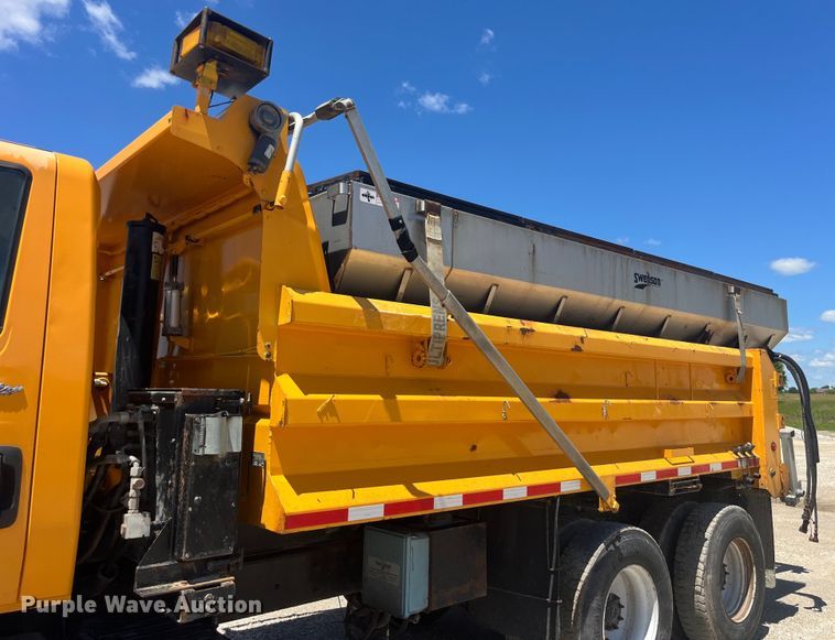 image for item EK8599 2011 International  7500 dump truck