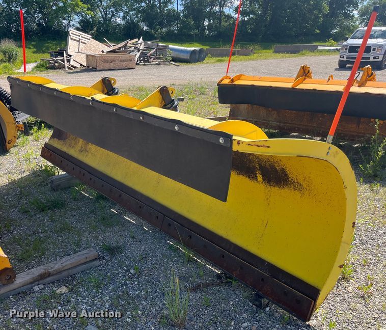 image for item EK8599 2011 International  7500 dump truck