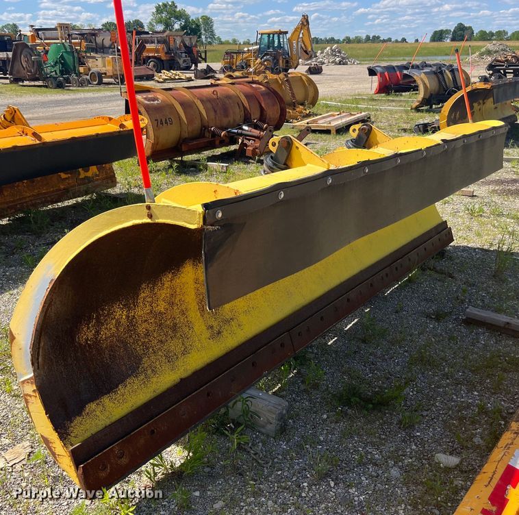 image for item EK8599 2011 International  7500 dump truck