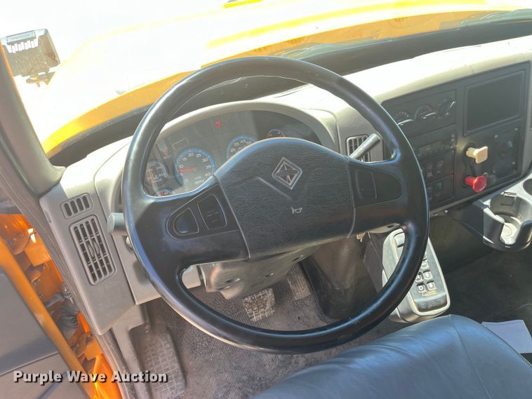 image for item EK8599 2011 International  7500 dump truck