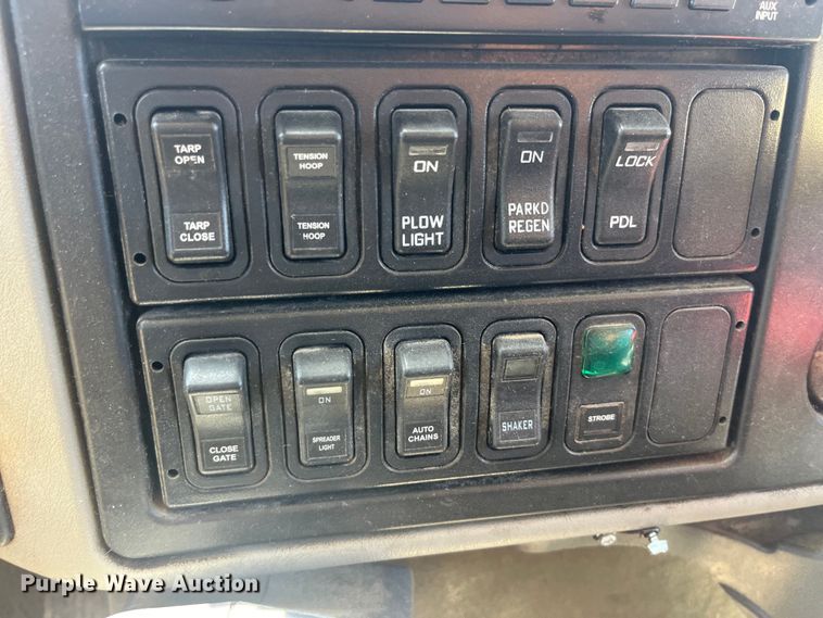 image for item EK8599 2011 International  7500 dump truck