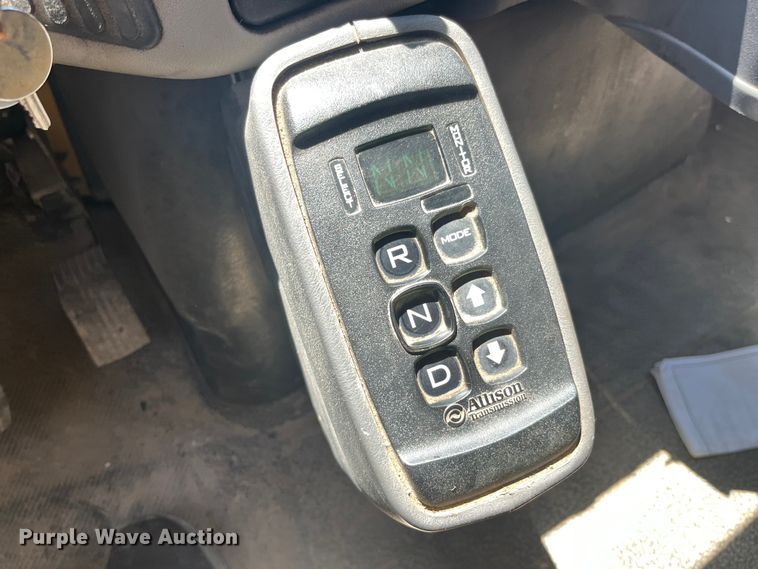 image for item EK8599 2011 International  7500 dump truck