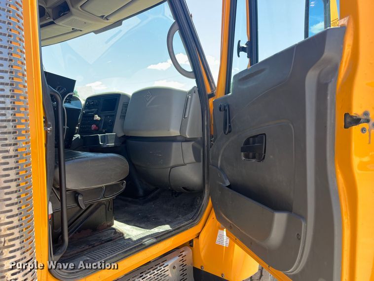 image for item EK8599 2011 International  7500 dump truck