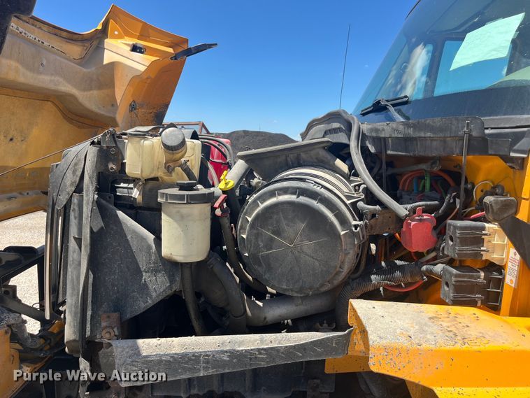 image for item EK8599 2011 International  7500 dump truck