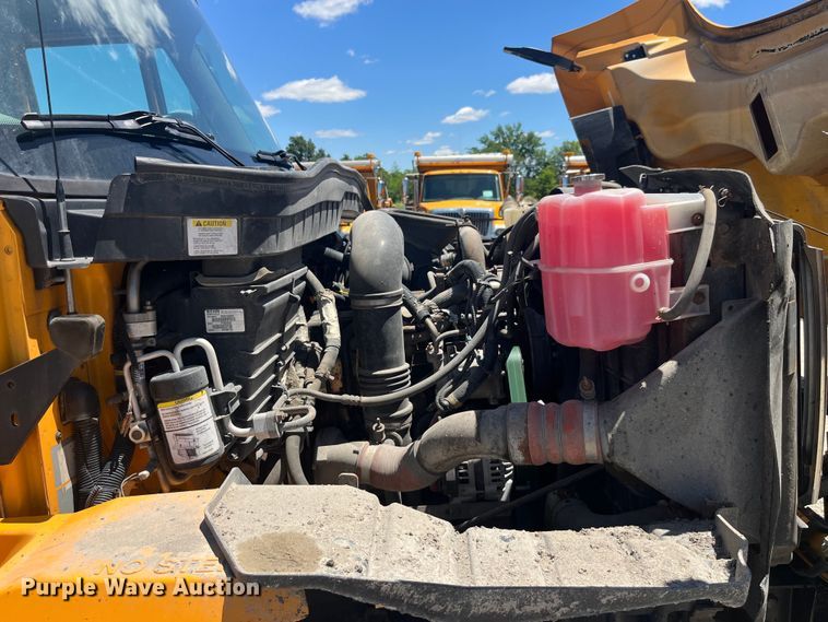 image for item EK8599 2011 International  7500 dump truck