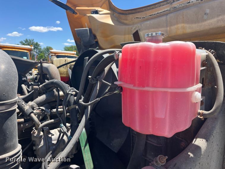 image for item EK8599 2011 International  7500 dump truck