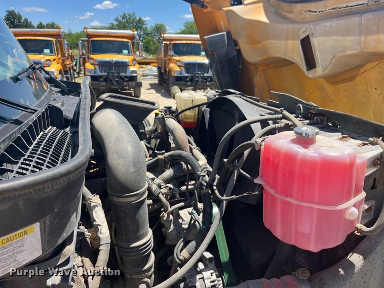 image for item EK8599 2011 International  7500 dump truck