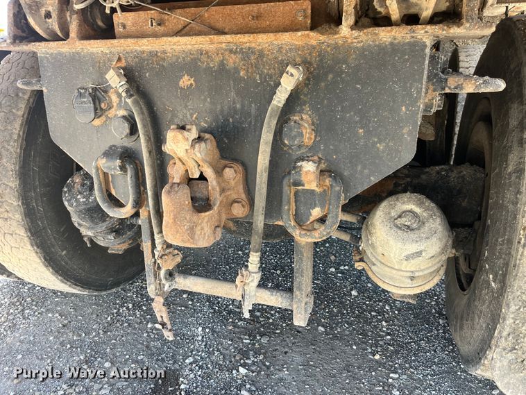 image for item EK8599 2011 International  7500 dump truck