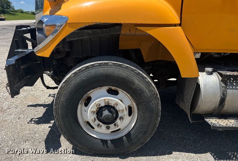 image for item EK8599 2011 International  7500 dump truck