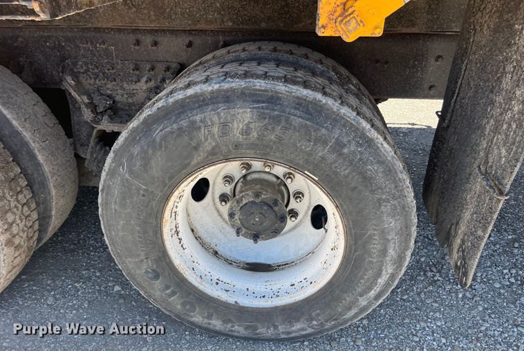 image for item EK8599 2011 International  7500 dump truck