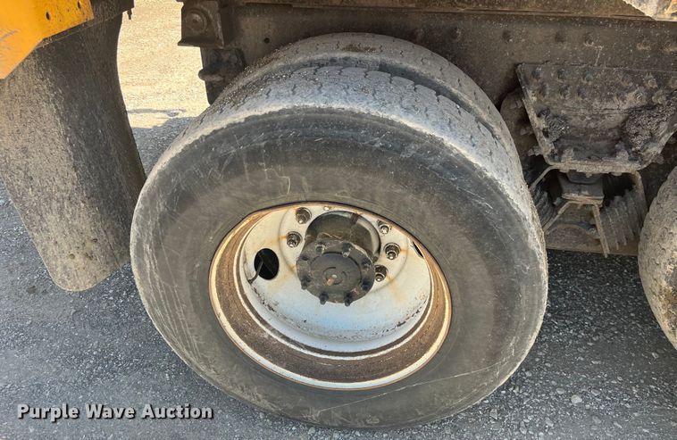 image for item EK8599 2011 International  7500 dump truck