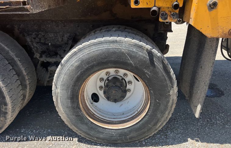 image for item EK8599 2011 International  7500 dump truck